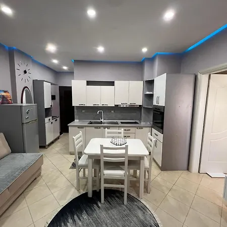 Apartment Flower Golem (Tirana)